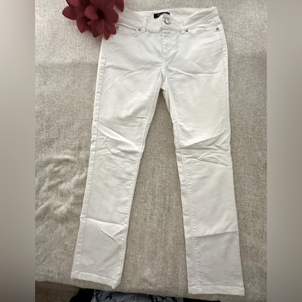 WHBM NWOT “Slim Ankle” White Jeans! 🌼